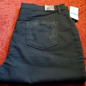 NWT Sz 16 Bermudas Black Gloria Vanderbilt
